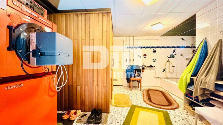 Schönes Einfamilienhaus mit Garage und Terrasse / Ständerbauweise in hervorragender Lage - KG Heizungskeller / Sauna / Dusche